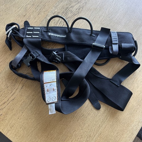Black diamond climbing harness - black,