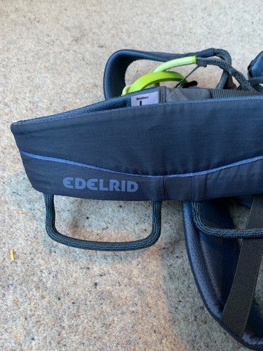 Edelrid climbing harness size