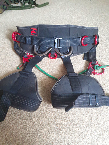 Climbing harness padded waist - harness,