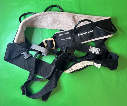Black diamond climbing harness - black,